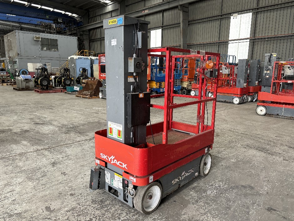 <p>2018 Skyjack SJ16 Vertical Man-Lift  **Non Runner**</p>
