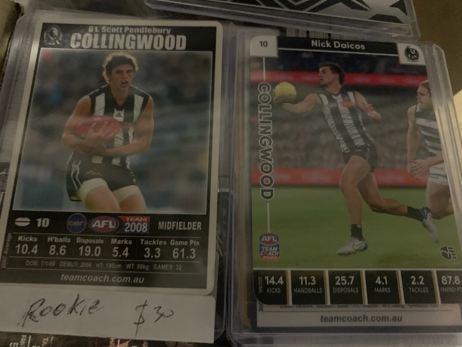 31 Lot of around 1000 vfl and afl football cards