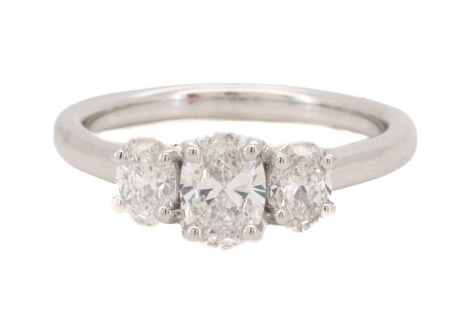 18K White gold diamond band