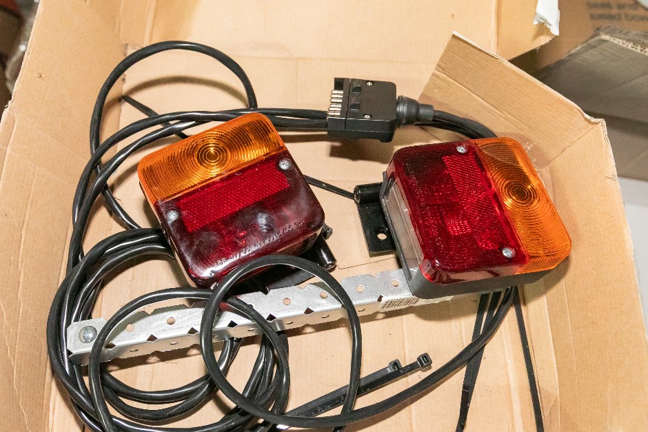 <p>Rear Tail Lights with Wiring Harness</p>