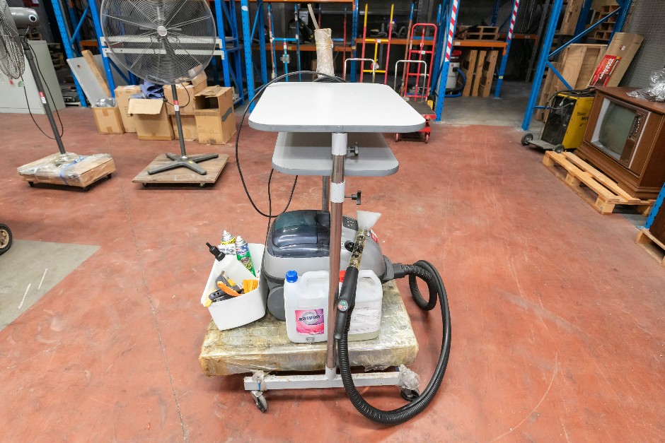 Steam Australia SV8D Commercial Steam & Vacuum Cleaner with Mobile Stand