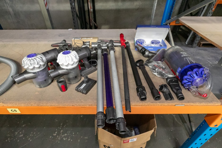 DYSON Cordless Vacuum Cleaner