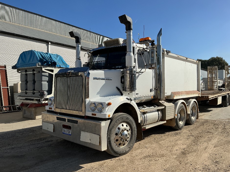 <p>2012 Western Star 4800FX   6x4 Tipper</p>