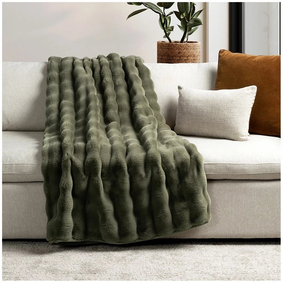 HOUSE & HOME Bubble Faux Fur Throw 152 x 177cm Green. NB: Not in original p