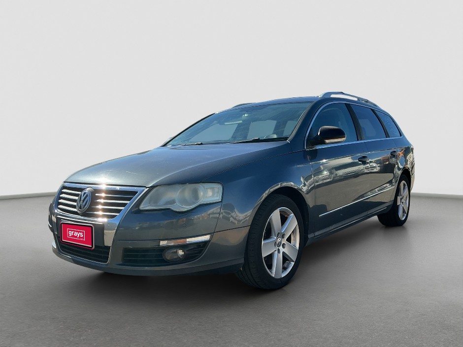 2010 Volkswagen Passat Highline Diesel (WOVR-INSPECTED)