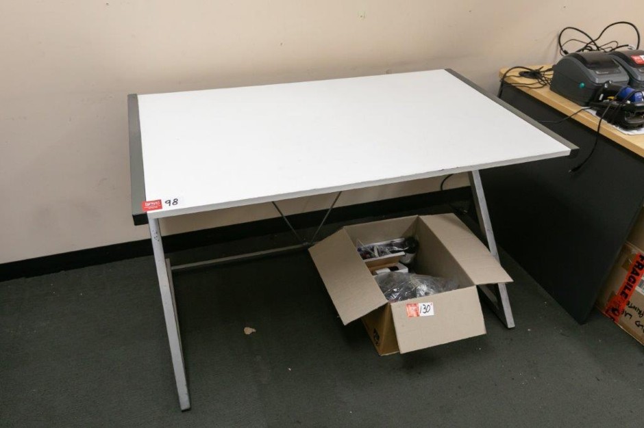 <p>Gaming Desk</p>