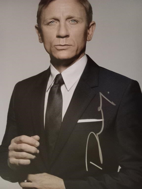 DANIEL CRAIG SIGNED 'JAMES BOND'