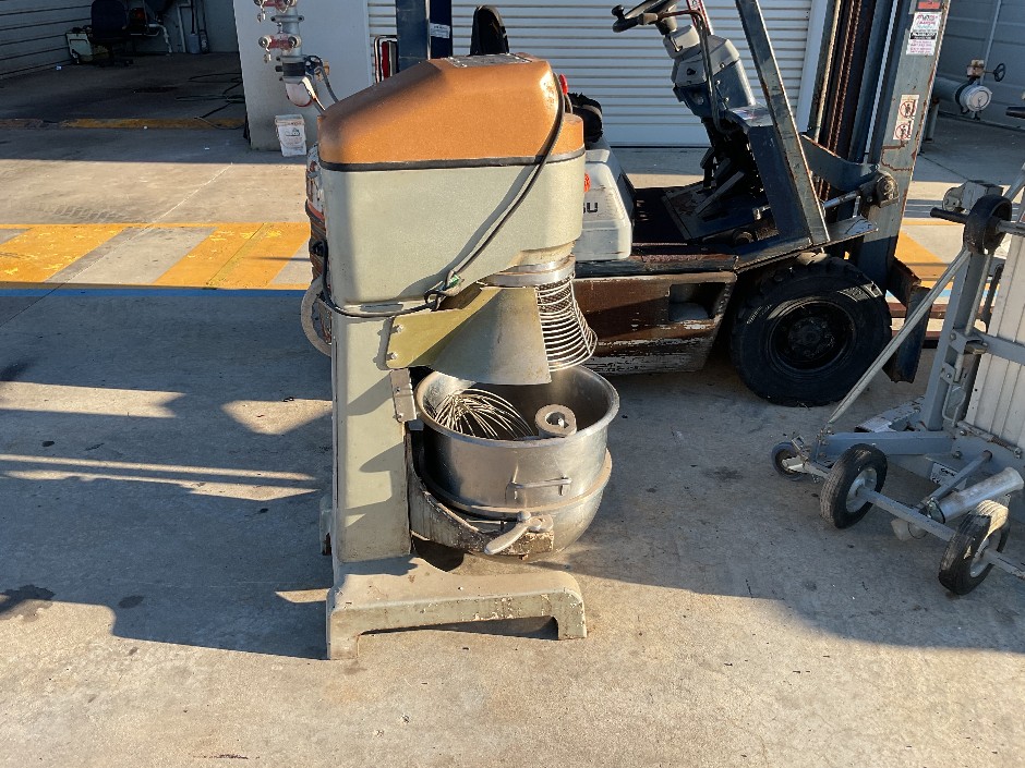 <p>Industrial Kitchen Mixer With Attachments</p>