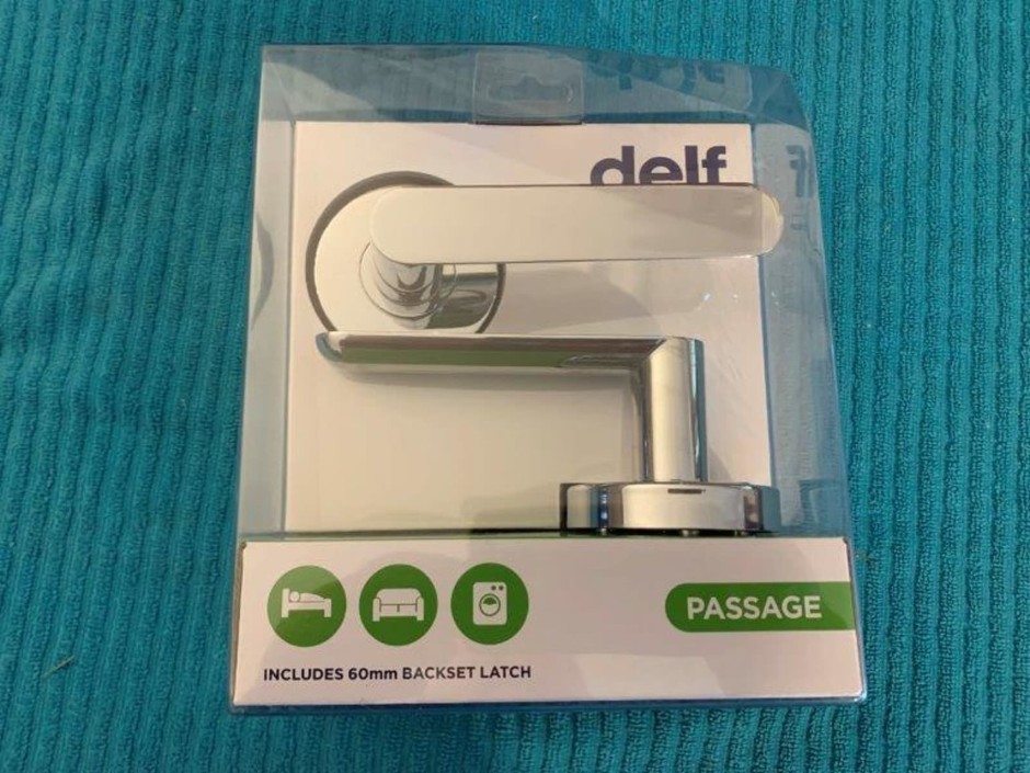 <p>10 x Delf Passage Lever Sets (Unused)</p>