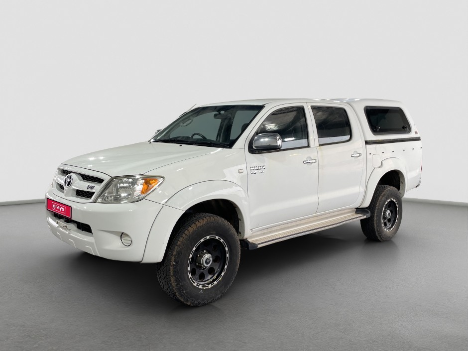 2005 TOYOTA HILUX Petrol
