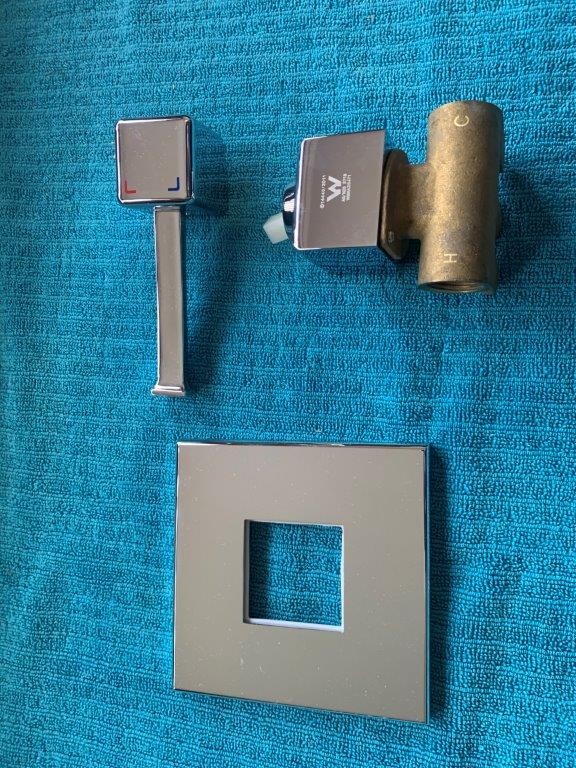 <p>1 x Simply Inspiring Wall Mixer, DRB, Chrome Finish (Unused)</p>
