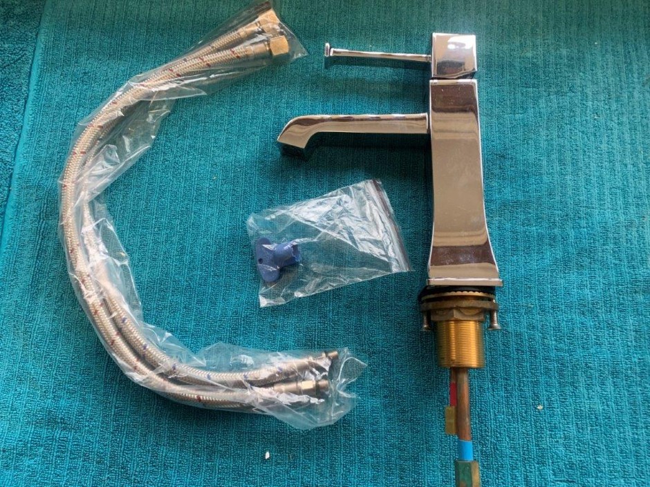 1 x Simply Inspiring Basin Mixing Tap (Unused)