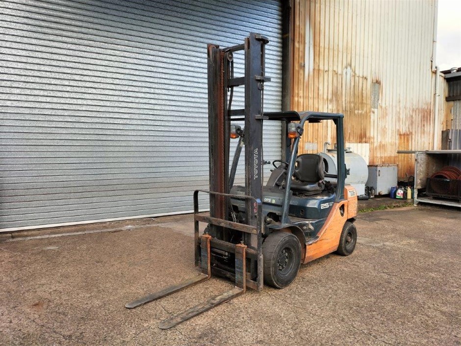 2011 Toyota 32-8FG25 4 Wheel Counterbalance Forklift
