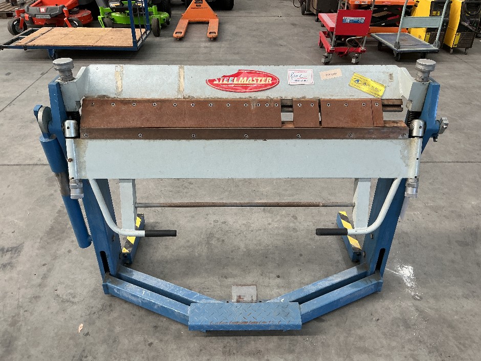 <p>Steel Master Metal Machine</p>