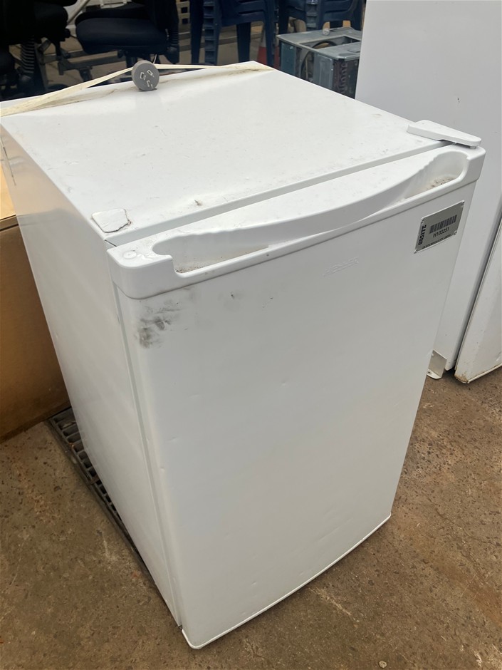 12x Assorted Refrigerators - Glendenning
