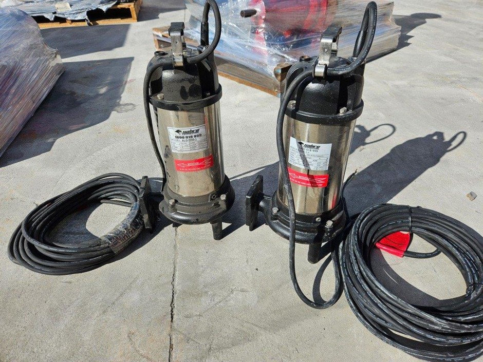 <p>SABRE ALG2200-3 MANUAL GRINDER PUMP, QTY x2</p>