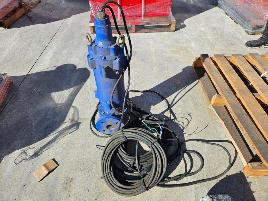 <p>SABRE HGP-7043 MANUAL GRINDER PUMP</p>