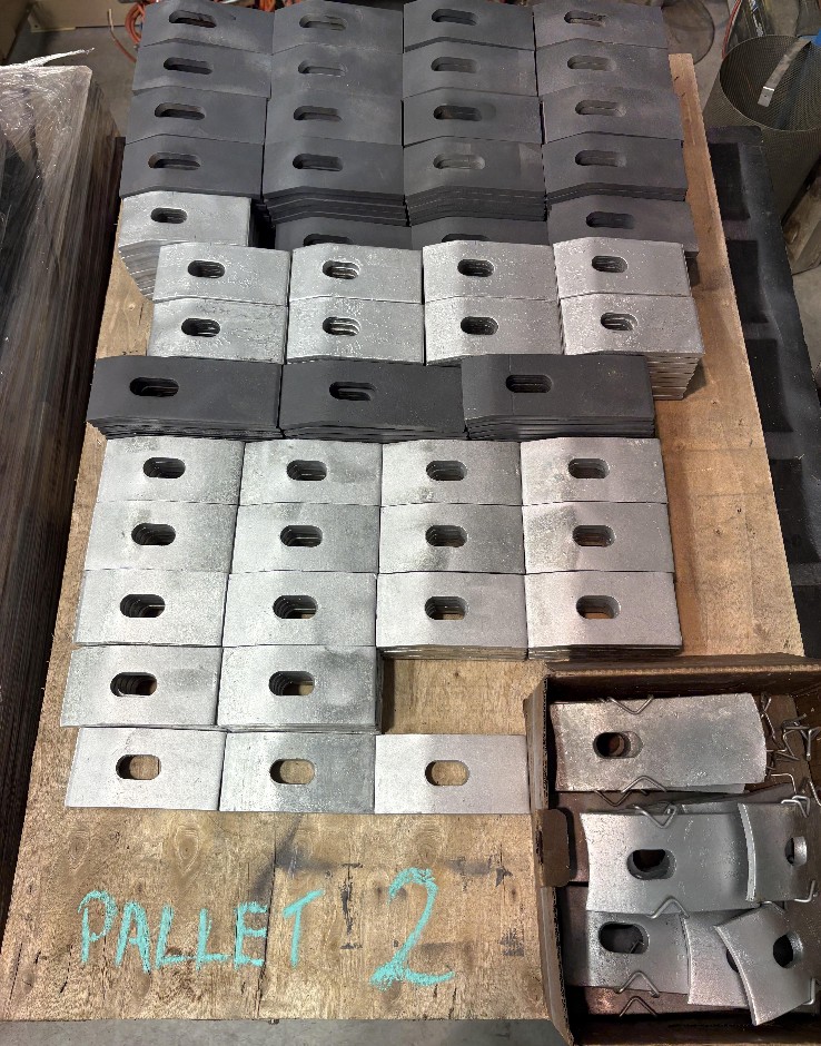 <p>Pallet Comprising Unused Large Qty of Precast Panel Clips Steel</p>