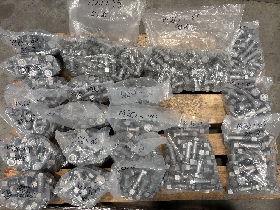<p>Pallet Comprising Unused Large Qty of M20 Structural Bolts</p>