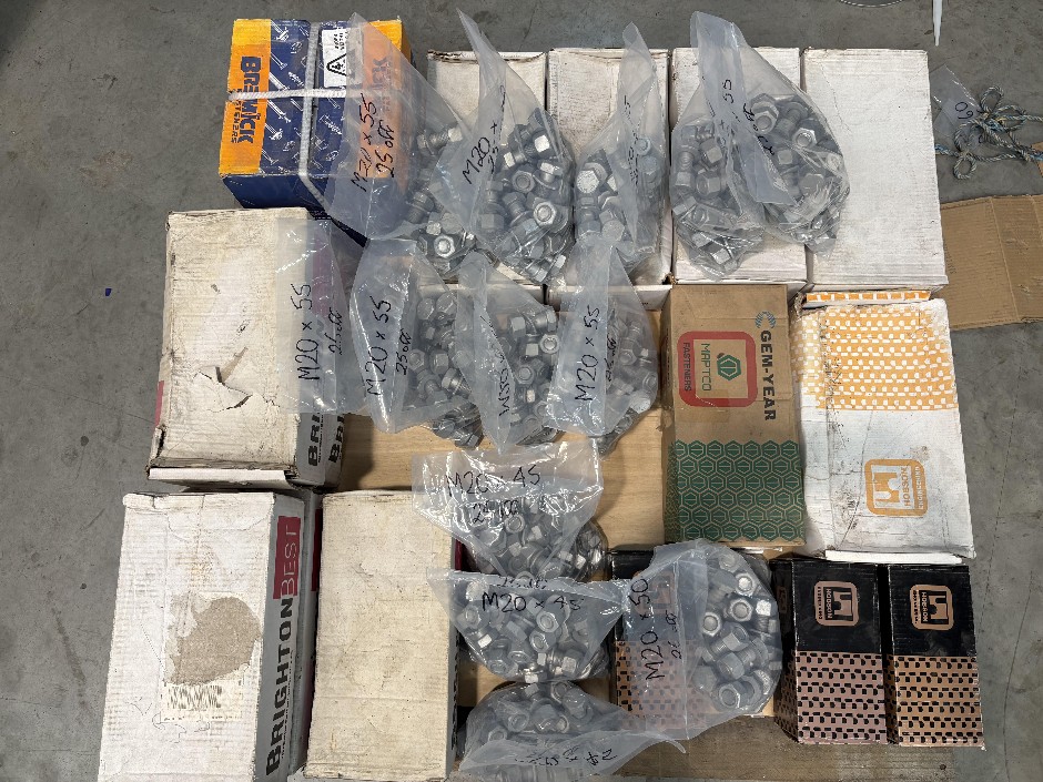 <p>Pallet Comprising Unused Large Qty of M20 Structural Bolts</p>