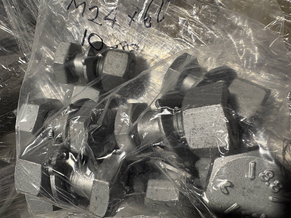 Pallet Comprising Unused Large Qty of M24 Structural Bolts