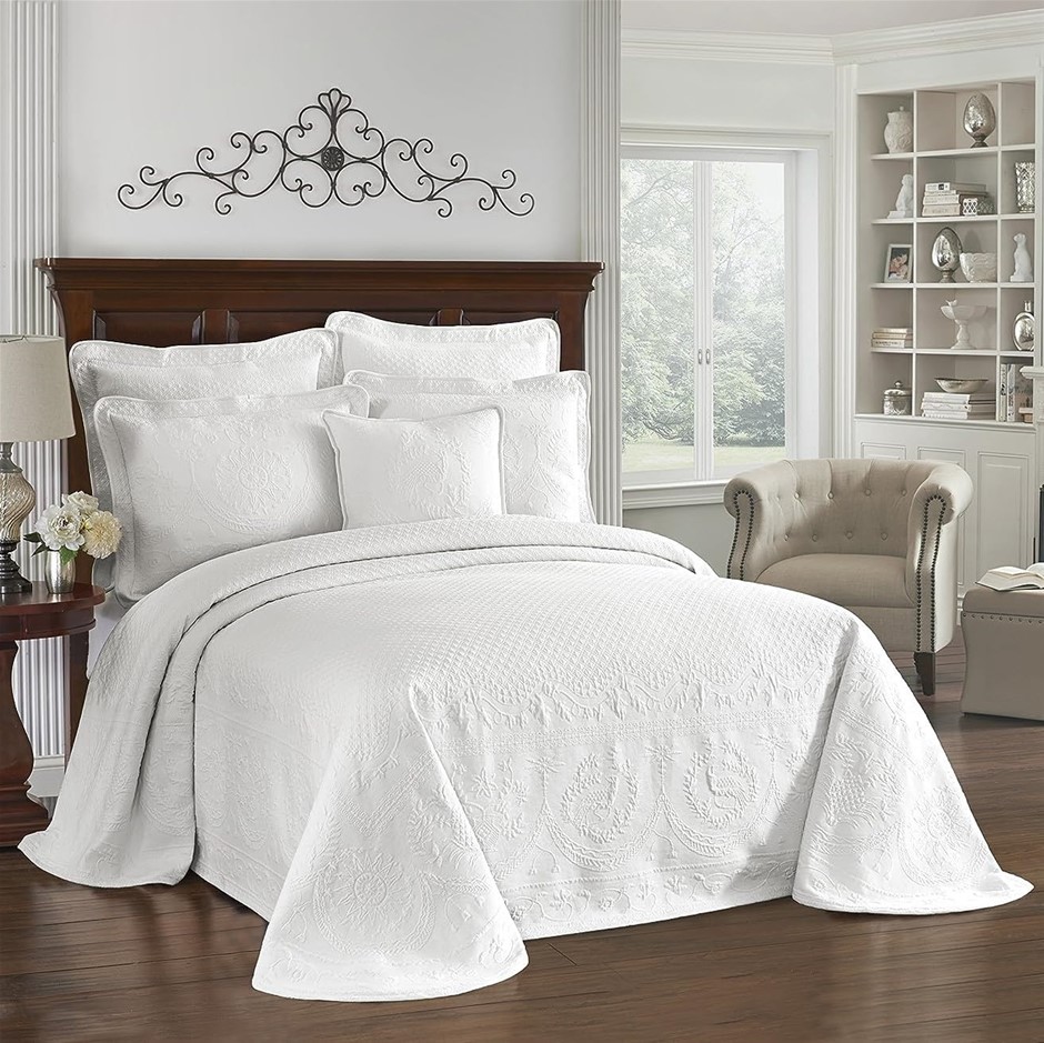 HISTORIC CHARLESTON King Charles Modern Farmhouse Floral Matelasse Bed Spre