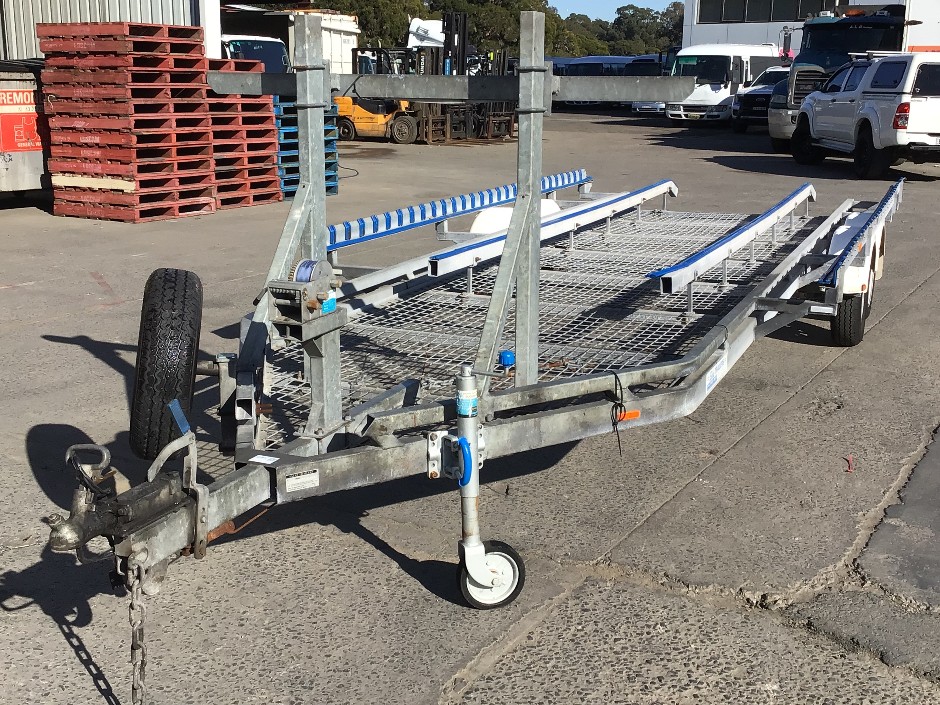<p>2013 Sales Trailers 22ft Dual Axle</p>