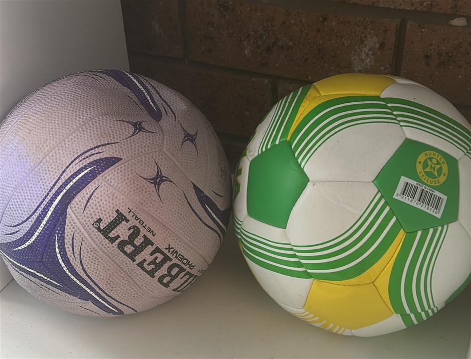 2x Sport Balls
