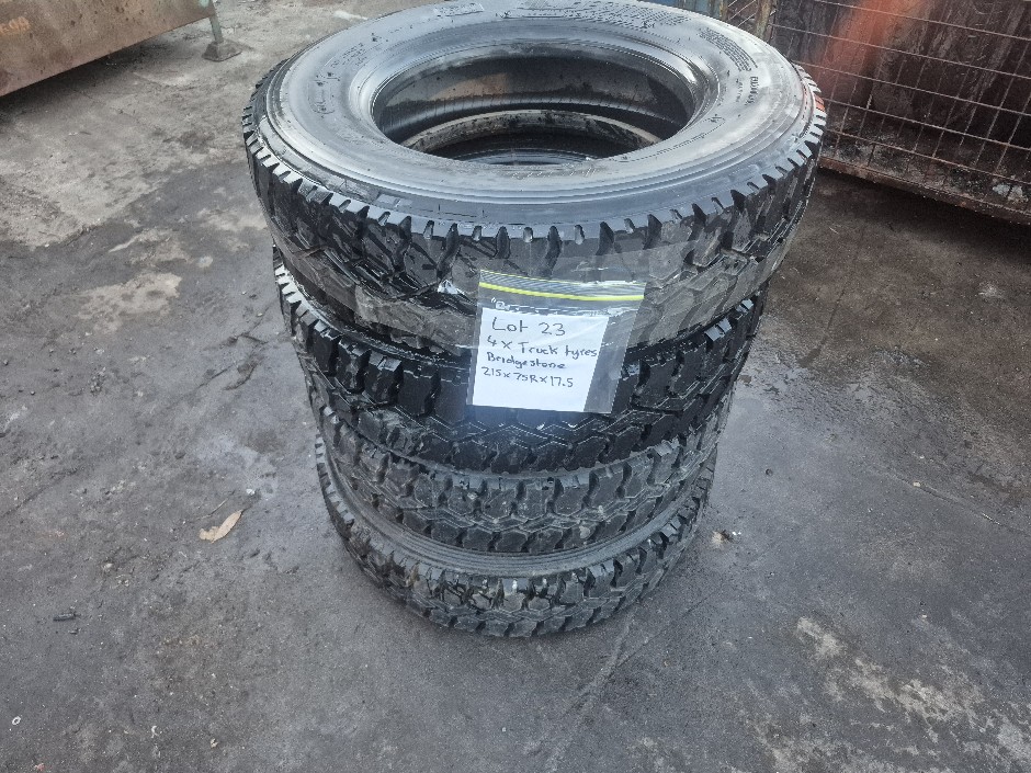 <p>Truck Tyres</p>
