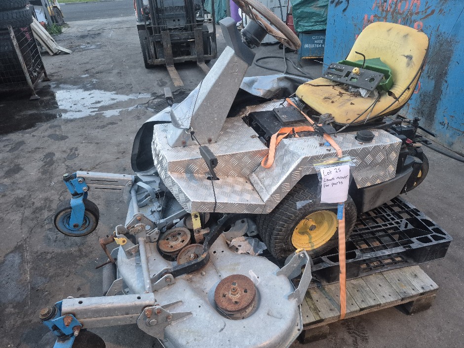 <p>Lawn Mower</p>
