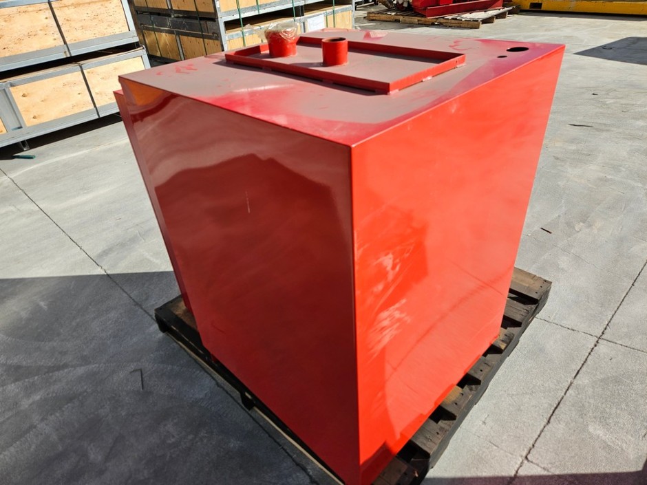 <p>FUEL TANK</p>