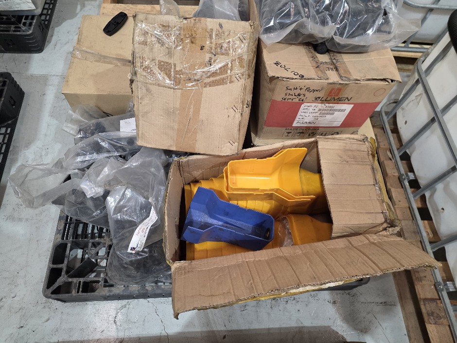 <p>Miscellaneous Plastic Components</p>