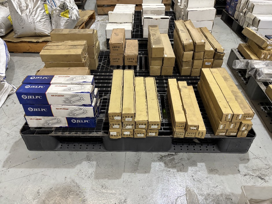 <p>JELPC Air Cylinders (Assorted Sizes, Boxed)</p>