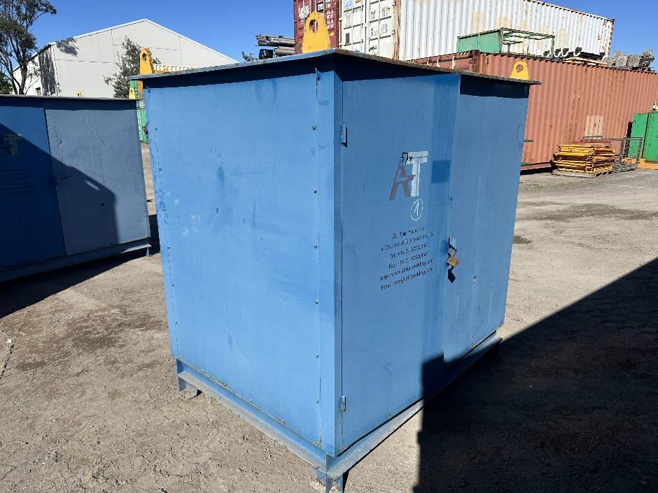 <p>Lincoln AC1200 Welder</p>