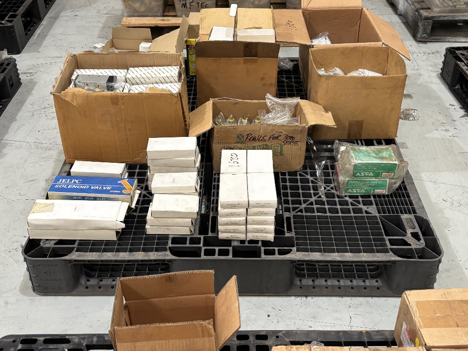 Mixed Pneumatic Components (Gauges, Solenoid Valves, Fittings & Regulato