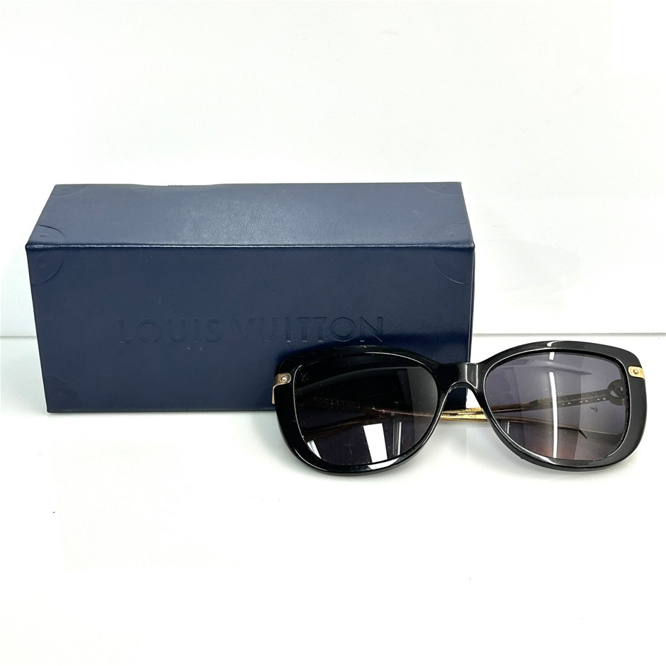 Louis Vuitton oversized cat-eye sunglasses