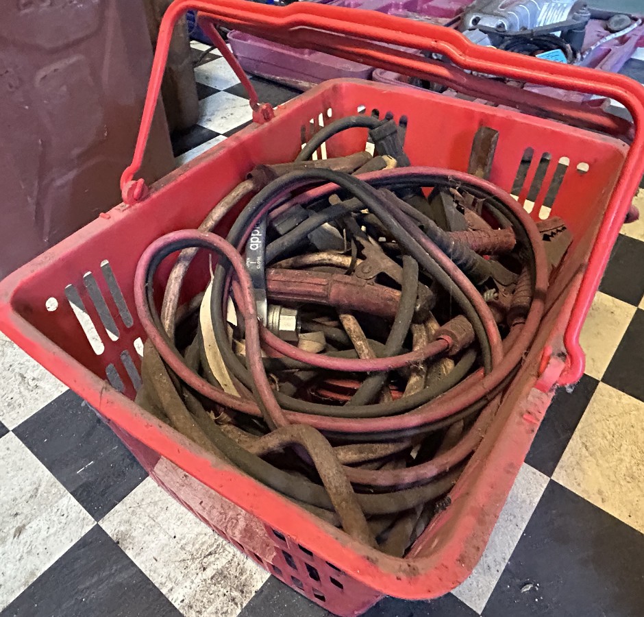 1x Box Jumper Cables