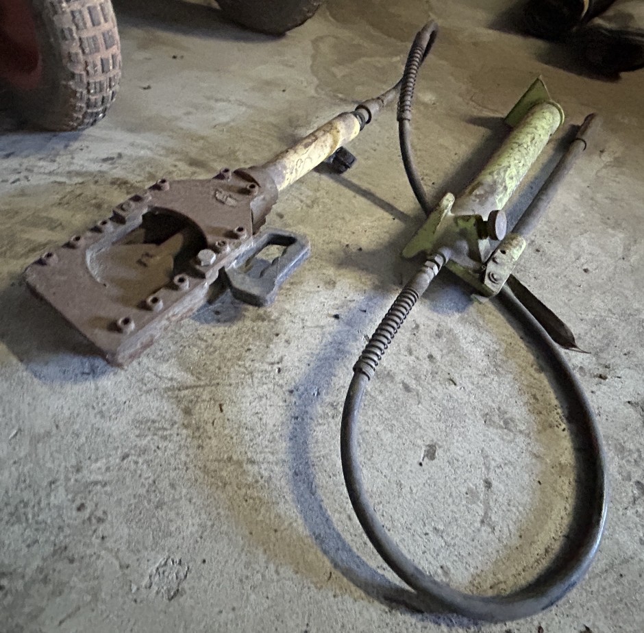 Larzep Hydraulic Porta Power with Reo Cutter Head