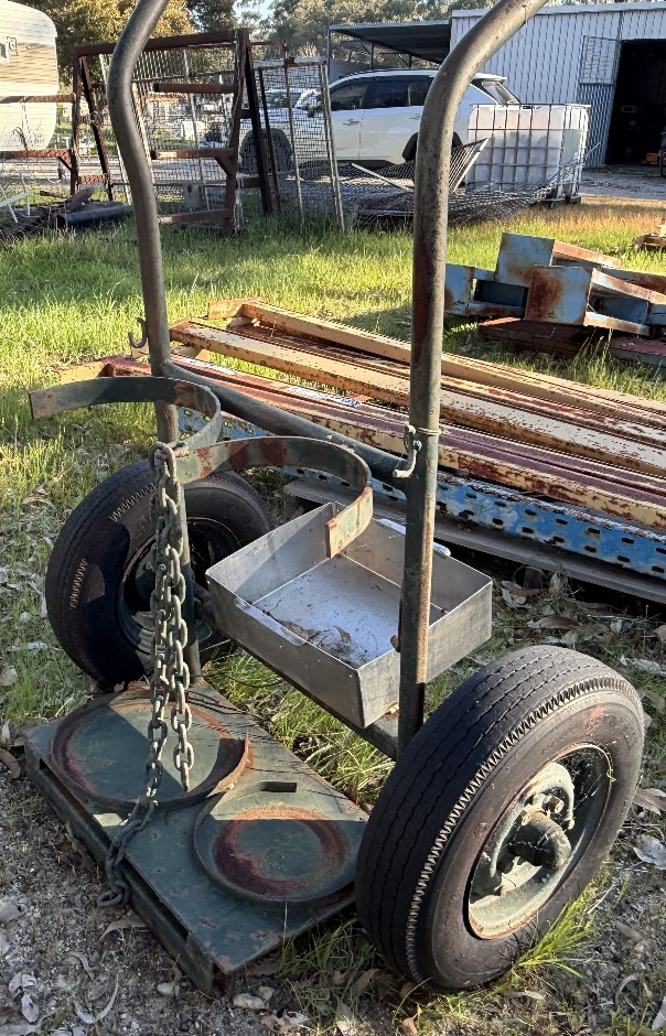 <p>Oxy Welding Trolley and Accessories</p>