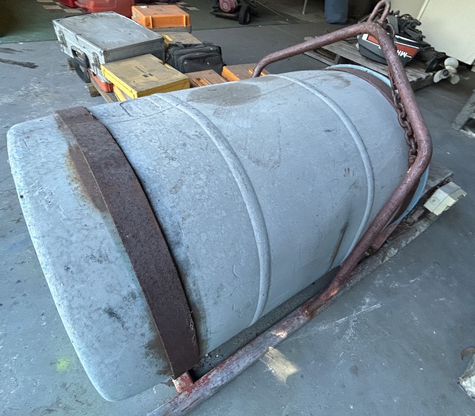 <p>200L Water Tank with Electric Pump</p>