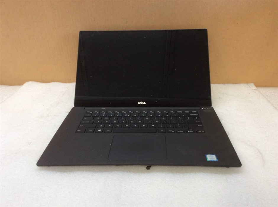 DELL XPS 15 9560 Laptop I7-7700HQ 8GBRAM 246GB Silver