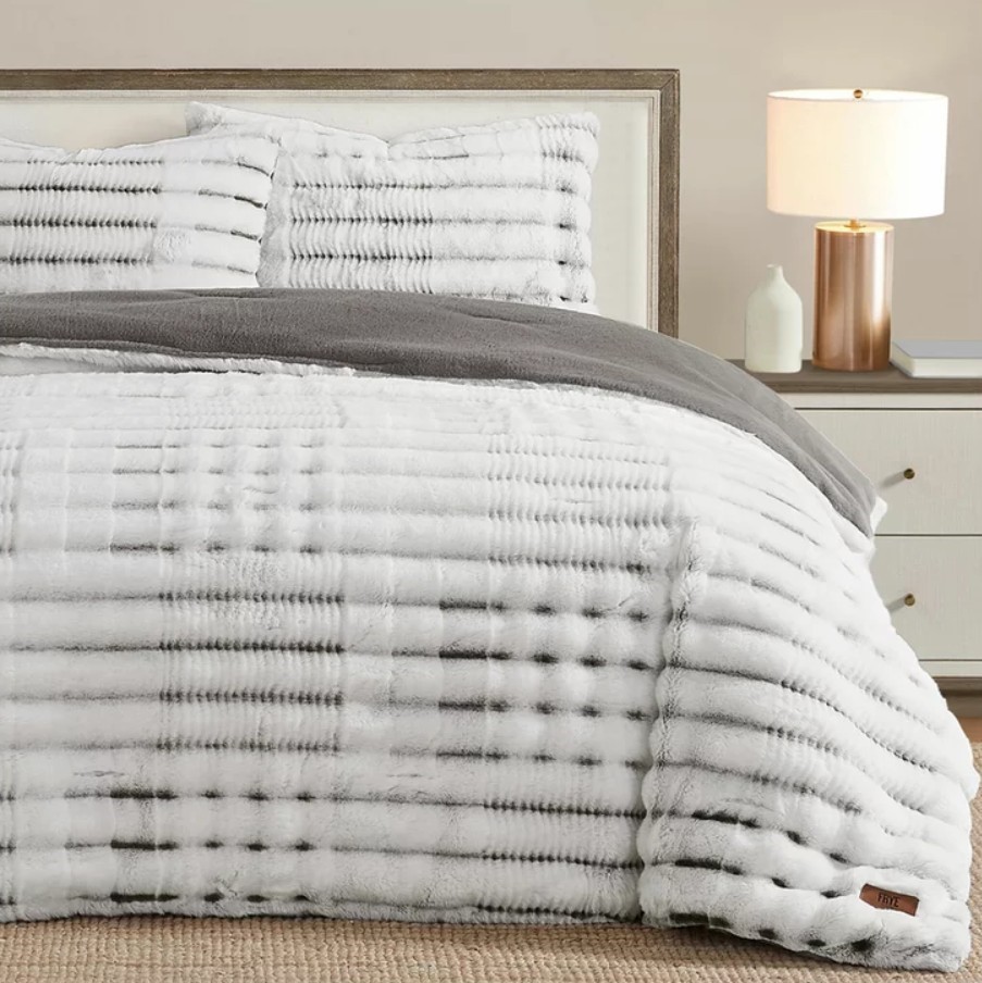 FRYE CHANNEL Comforter Set 3pc Set, Queen, Grey. NB: Not in original packag