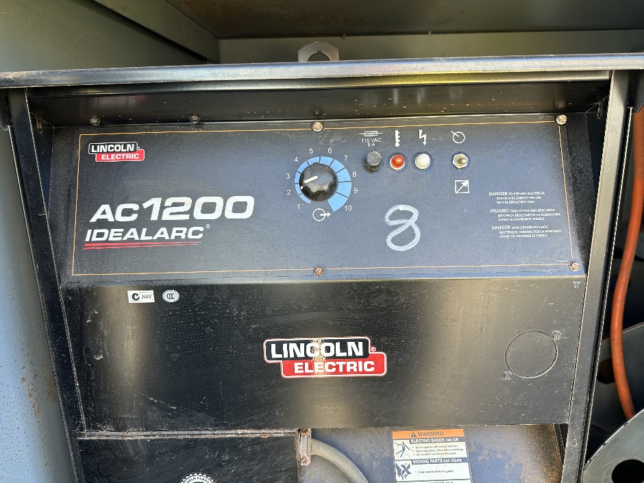 Lincoln AC1200 Welder