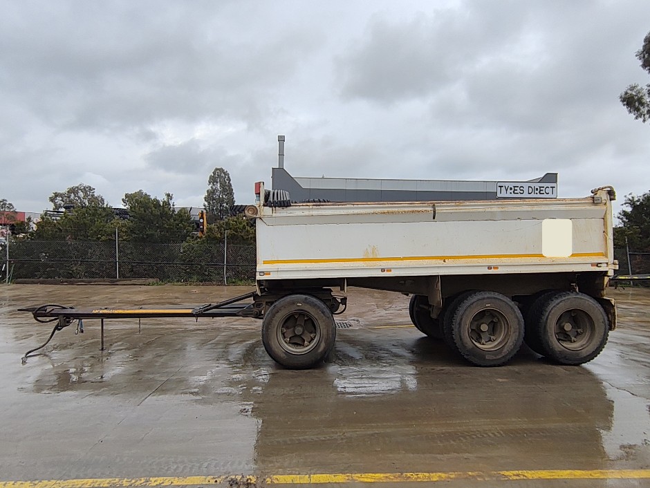 Unreserved Dog Trailers - Vic
