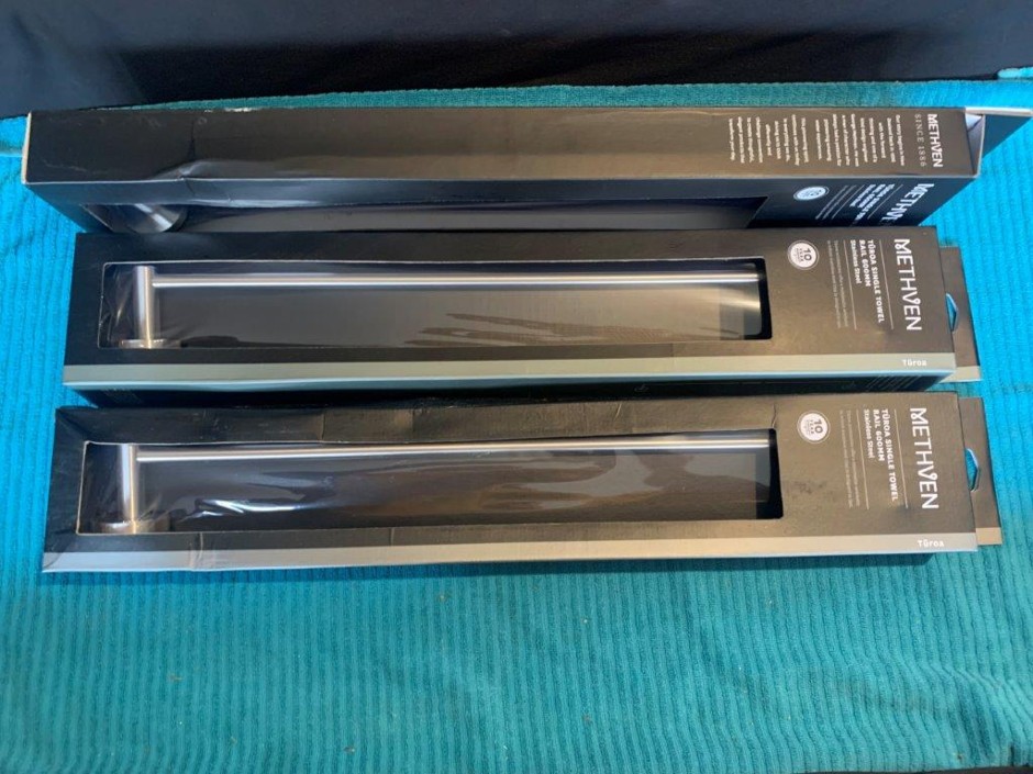 3 x Methven Single Towel Rails, 600mm (Unused)