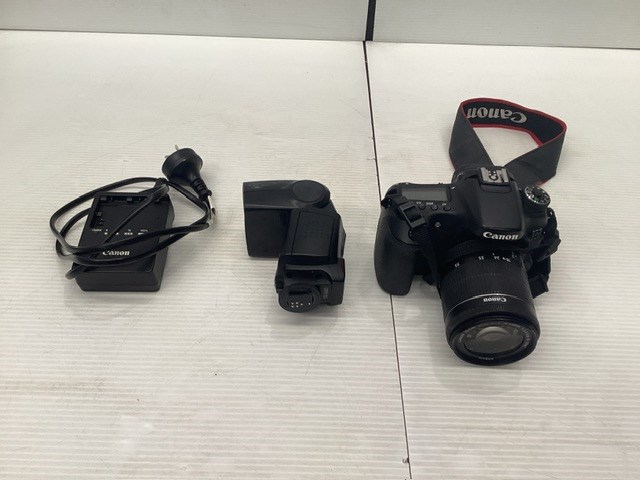 Canon Eos 70D With Flash And Charger