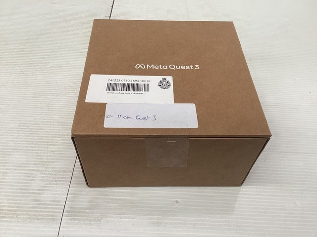 <p>Meta Quest 3 VR Headset </p>