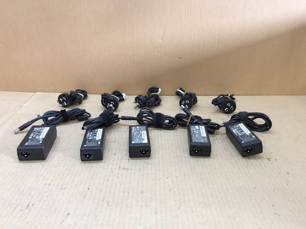 HP 65W Large Round Pin Laptop Chargers (Lot of 5)
