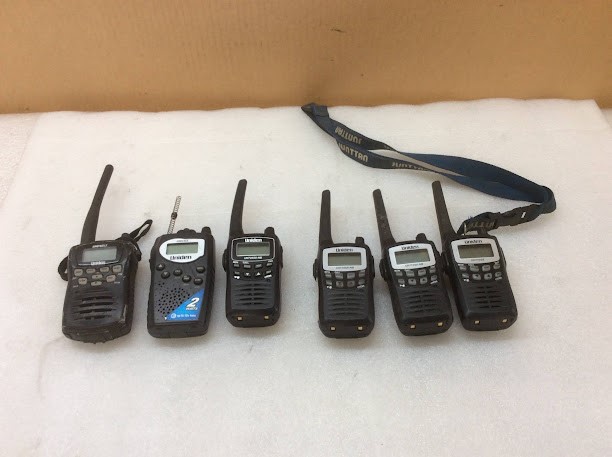 Handheld UHF CB Radios (Lot of 6)