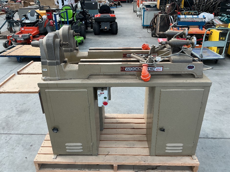 <p>1 x Woodfast Wood Lathe 900</p>